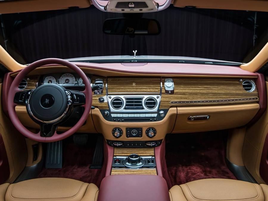  Rolls-Royce Ghost Red Diamond 2015 года  (фото 4 из 6)